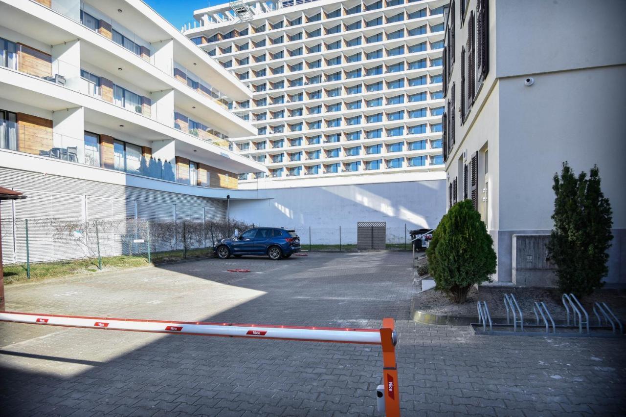 Apartamenty Promenada Z Tarasem I Parkingiem - Apartamenty Na Wyspie 슈비노우이스쳬 외부 사진
