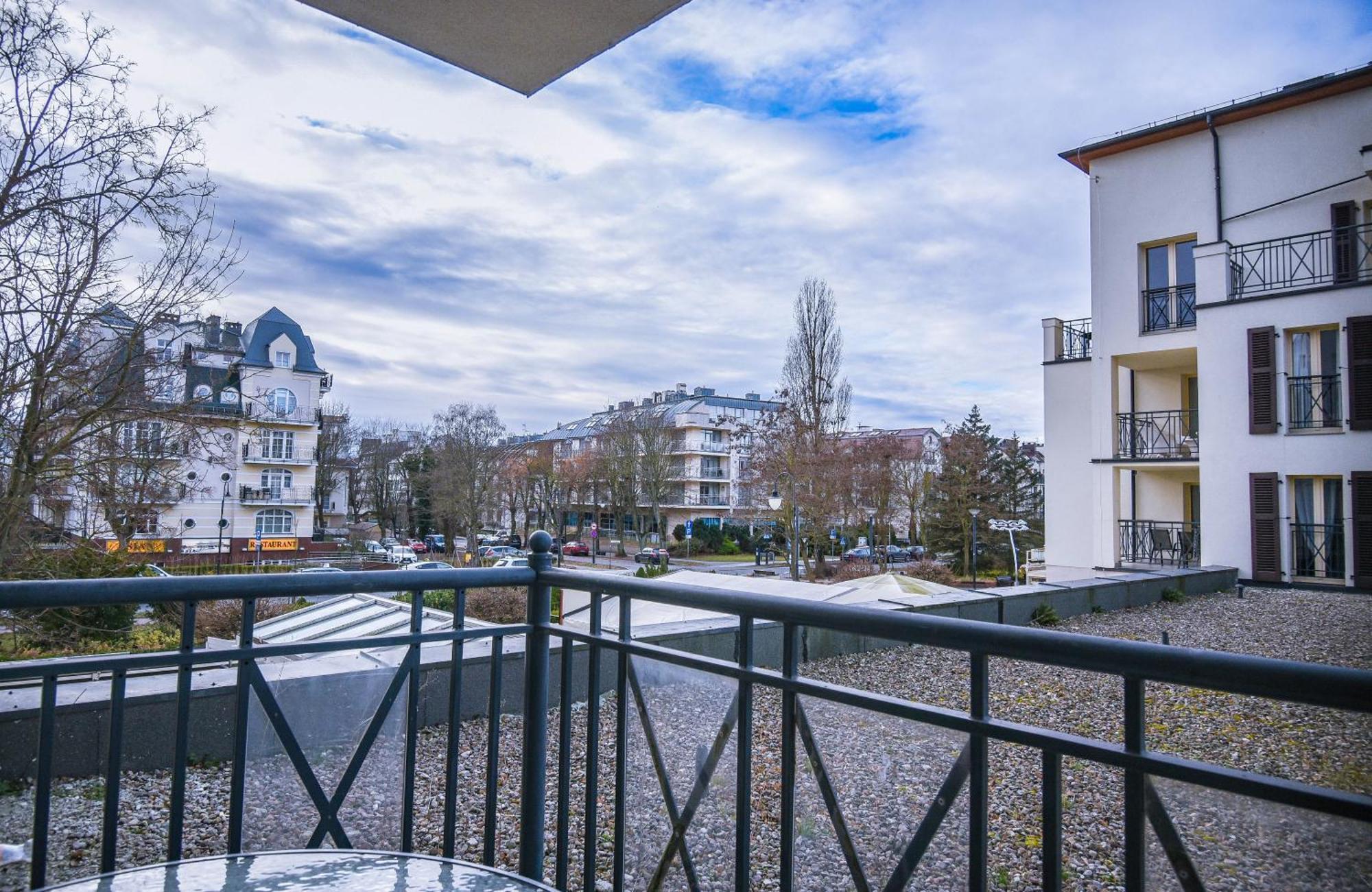 Apartamenty Promenada Z Tarasem I Parkingiem - Apartamenty Na Wyspie 슈비노우이스쳬 외부 사진