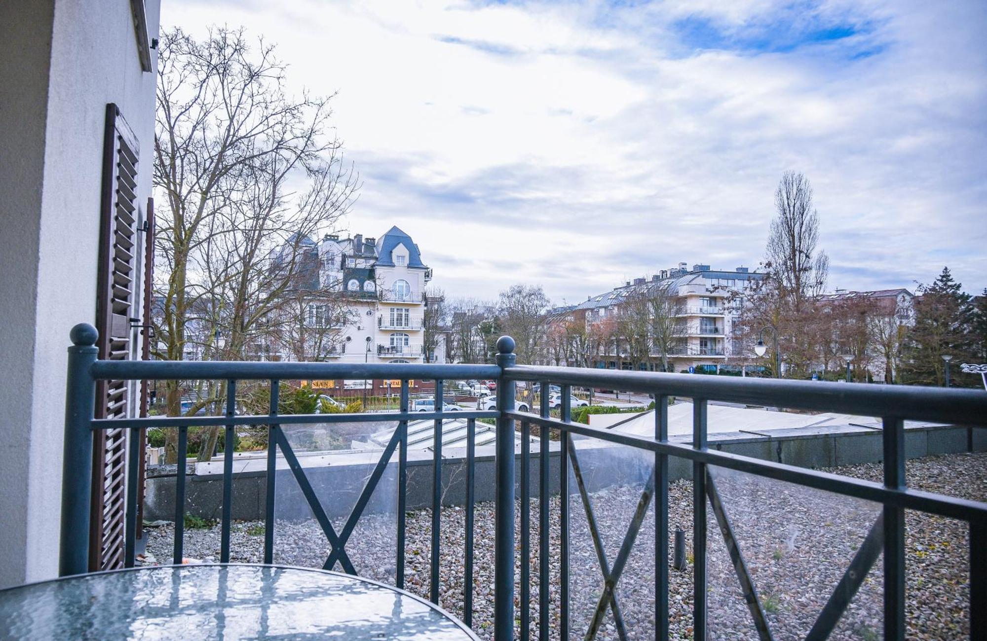 Apartamenty Promenada Z Tarasem I Parkingiem - Apartamenty Na Wyspie 슈비노우이스쳬 외부 사진