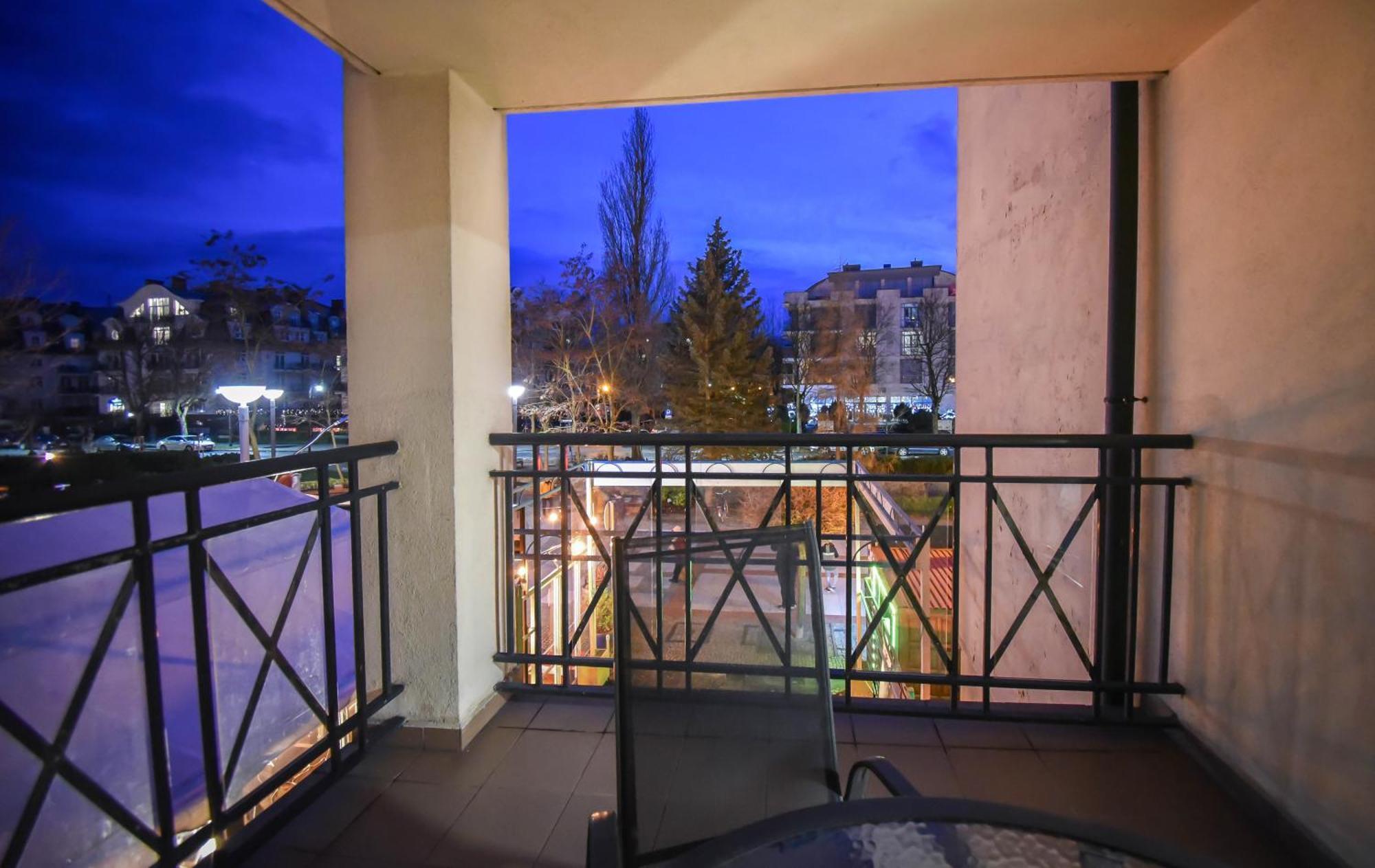 Apartamenty Promenada Z Tarasem I Parkingiem - Apartamenty Na Wyspie 슈비노우이스쳬 외부 사진
